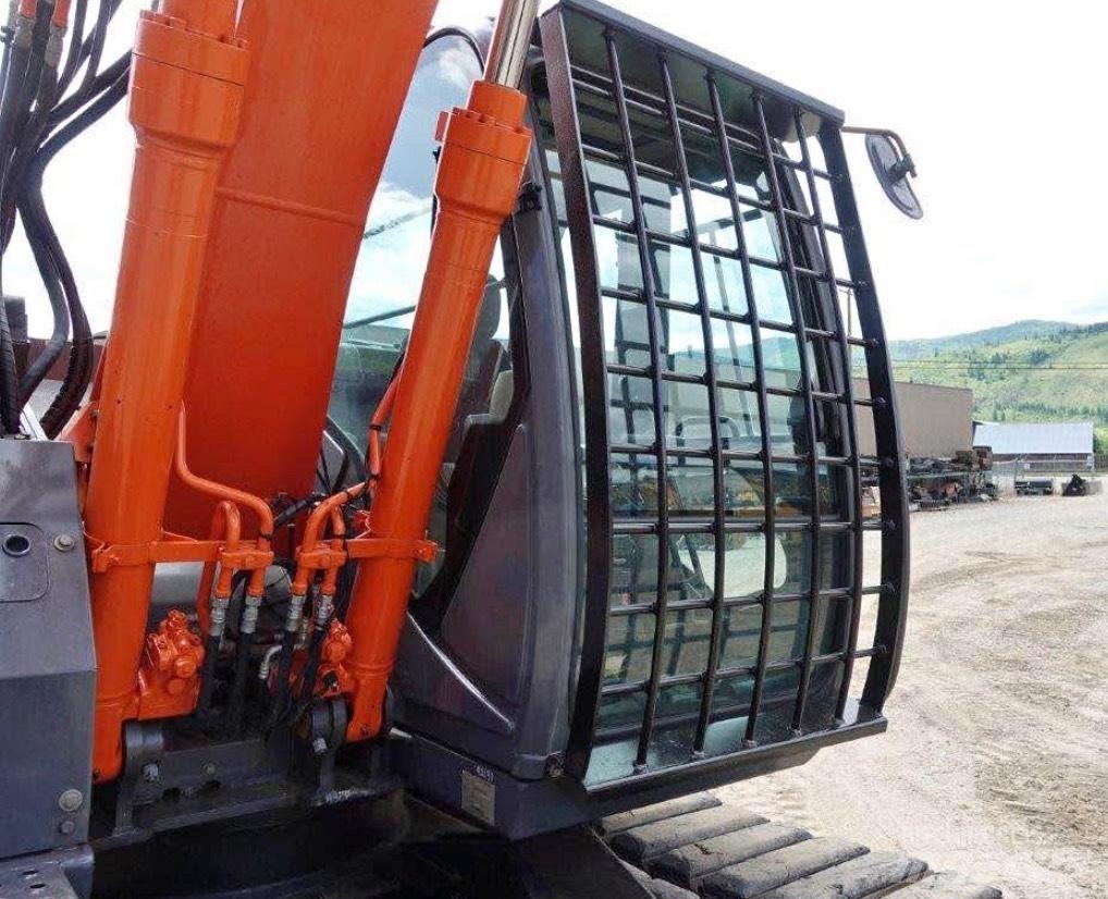 Hitachi ZX 135 US-3 Gravemaskiner på larvebånd