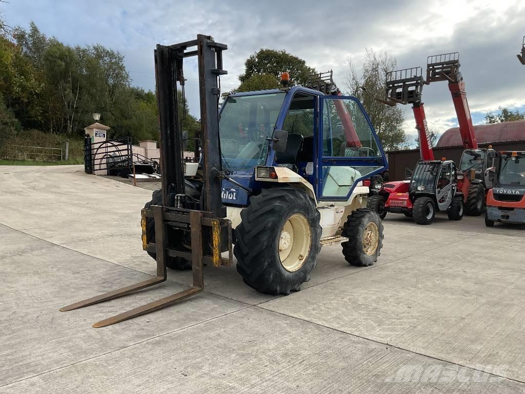 Manitou M 26.4 Terrængående gaffeltruck