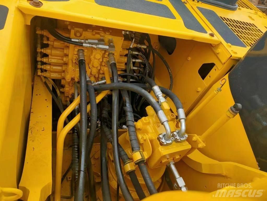 Komatsu PC 220-7 Gravemaskiner på larvebånd