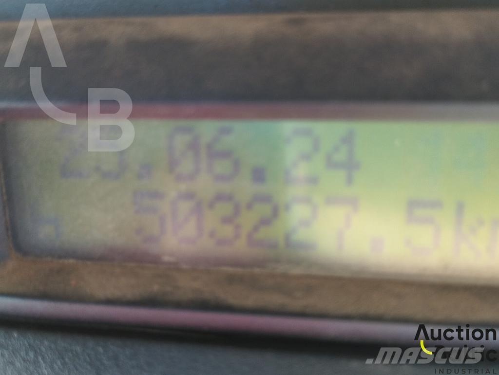 Iveco 260 E44 Lastbiler med tip