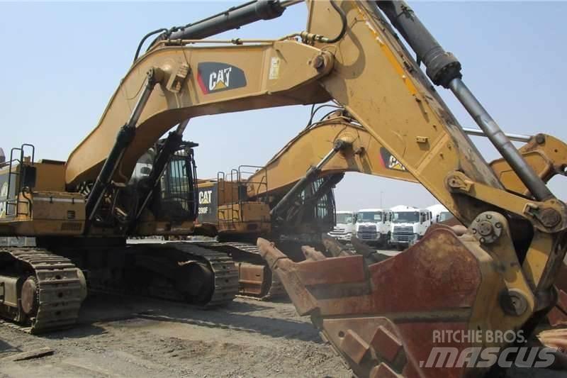 CAT 385C Minigravemaskiner