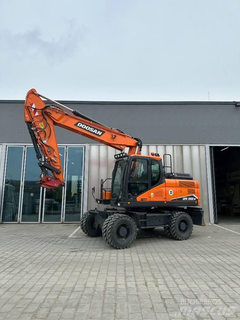 Doosan DX 190 W-7 Gravemaskiner på hjul