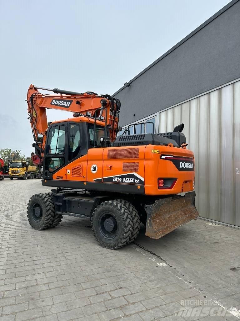 Doosan DX 190 W-7 Gravemaskiner på hjul