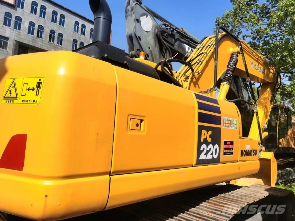 Komatsu PC 220-7 Gravemaskiner på larvebånd