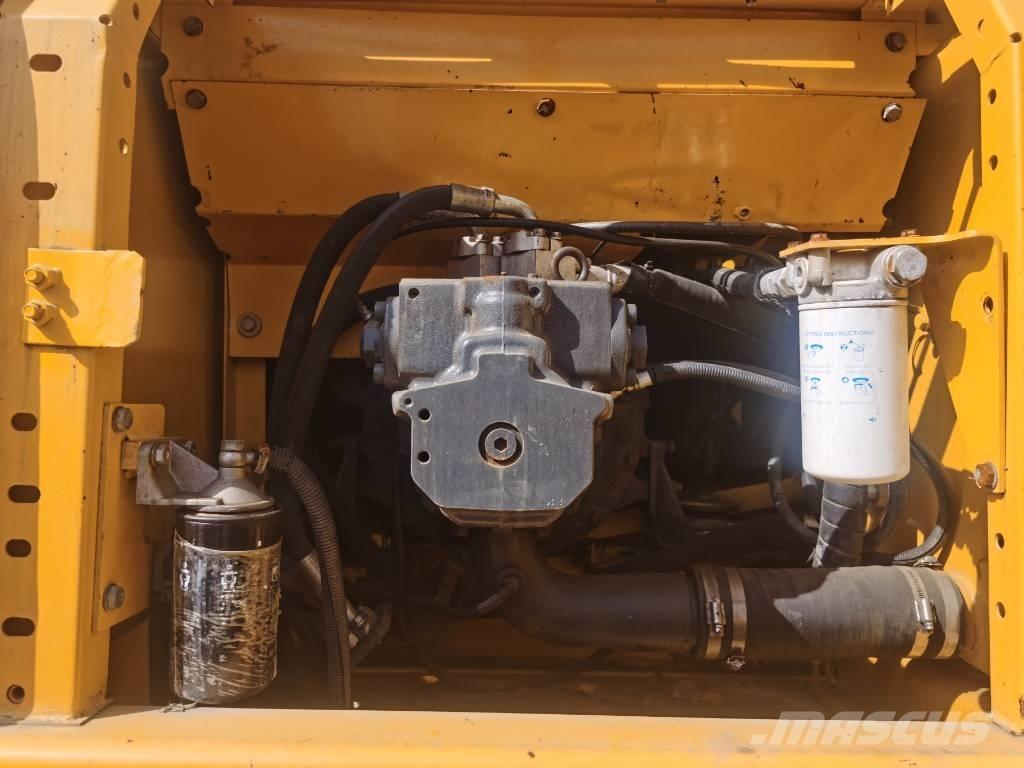 Komatsu PC 220-7 Gravemaskiner på larvebånd
