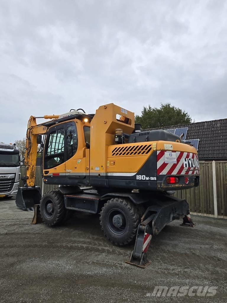 Hyundai R 180W-9A Gravemaskiner på hjul