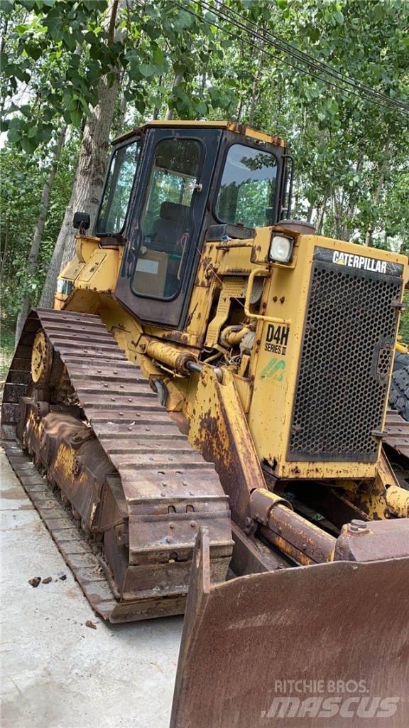CAT D4H Bulldozer på larvebånd