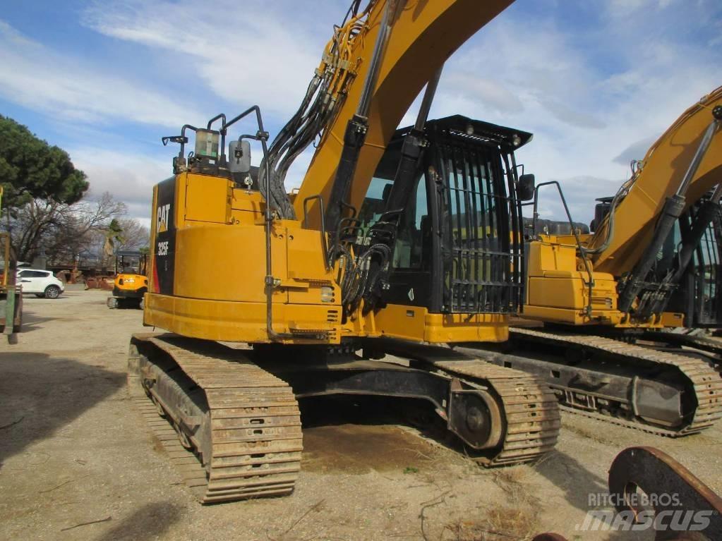 CAT 325 F LCR Gravemaskiner på larvebånd