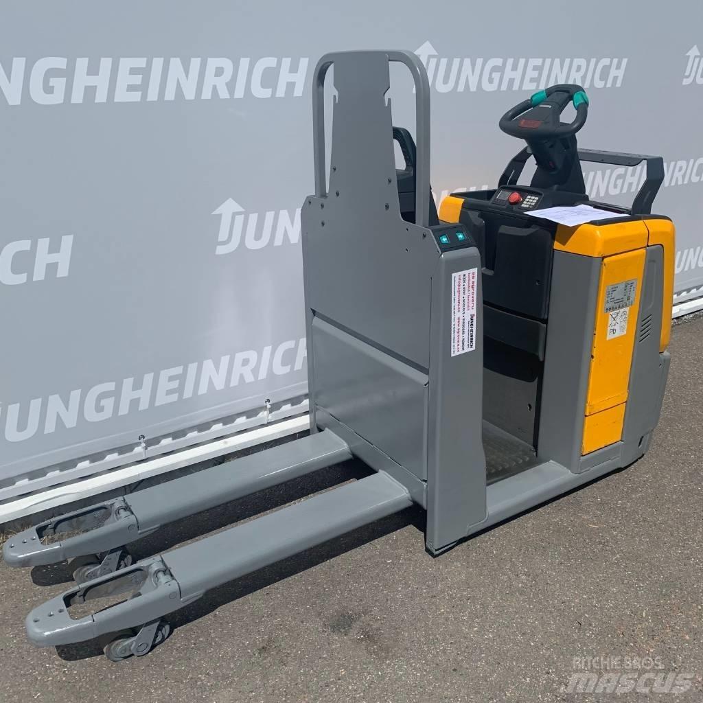 Jungheinrich ECE 220 Plukketruck, lav
