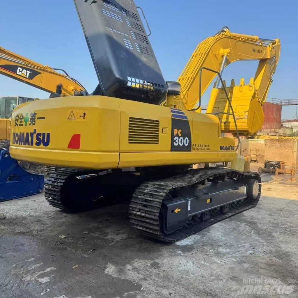 Komatsu PC 300 Gravemaskiner på larvebånd