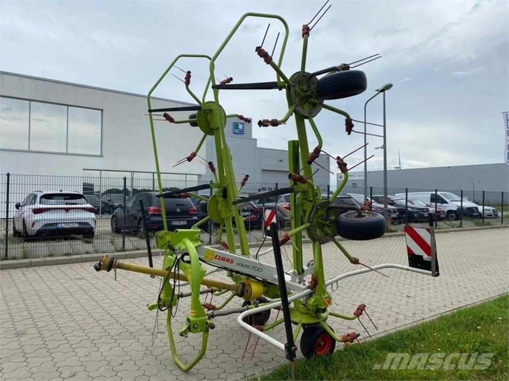CLAAS VOLTO 700 River og høvendere