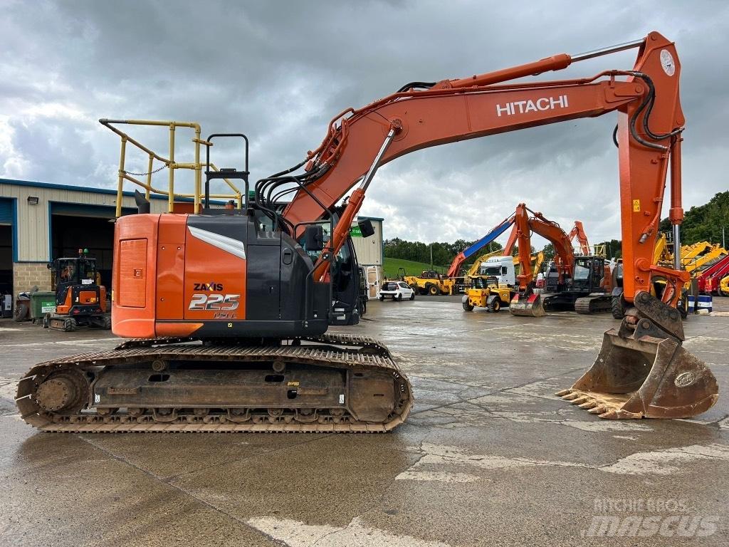 Hitachi ZX225 USLC-7 Gravemaskiner på larvebånd