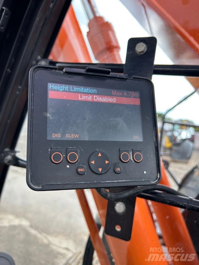 Hitachi ZX225 USLC-7 Gravemaskiner på larvebånd