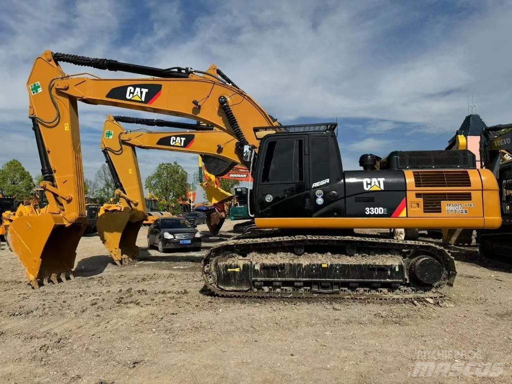 CAT 330 D2 Midi-gravemaskiner 7t - 12t
