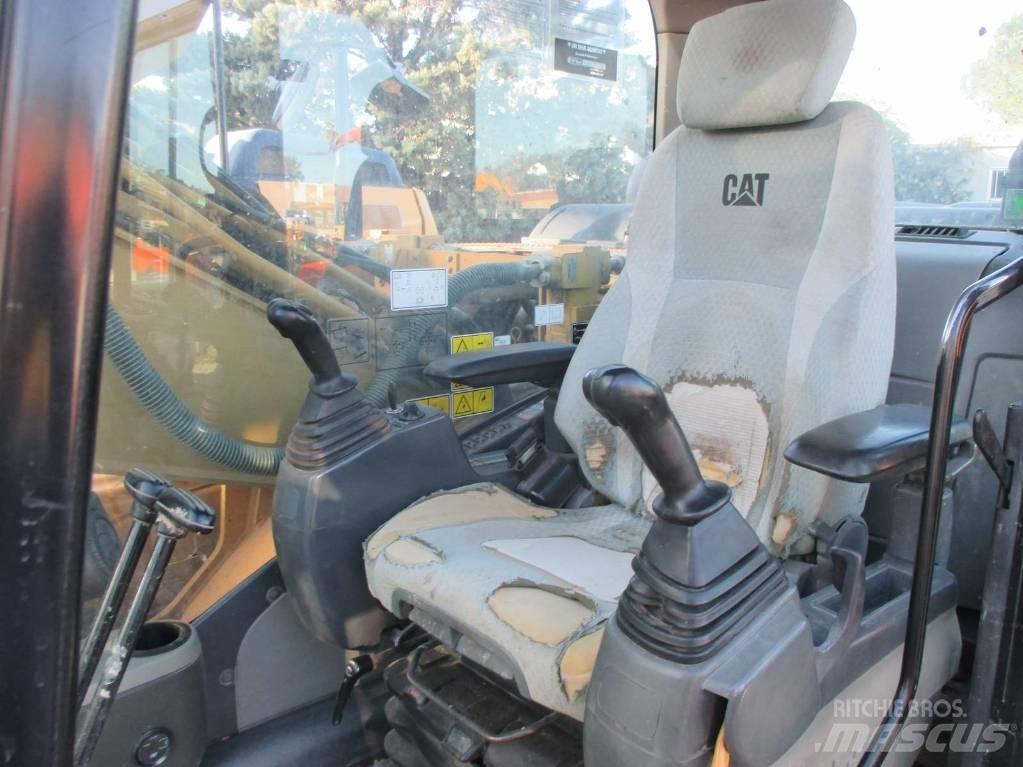 CAT 323 D L Gravemaskiner på larvebånd