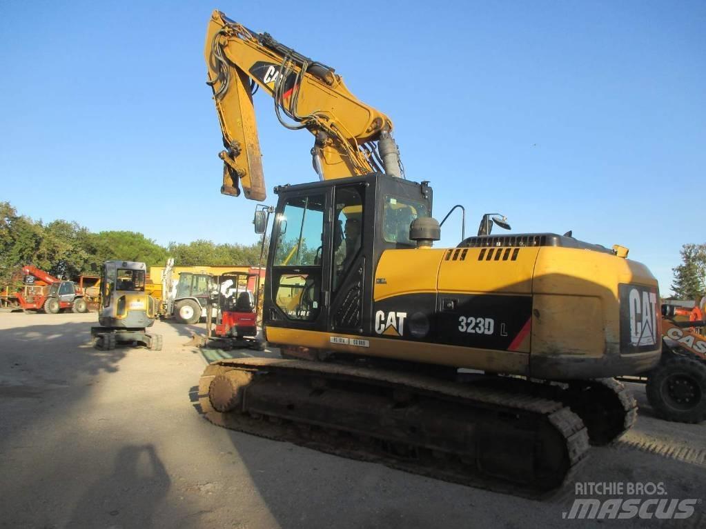 CAT 323 D L Gravemaskiner på larvebånd