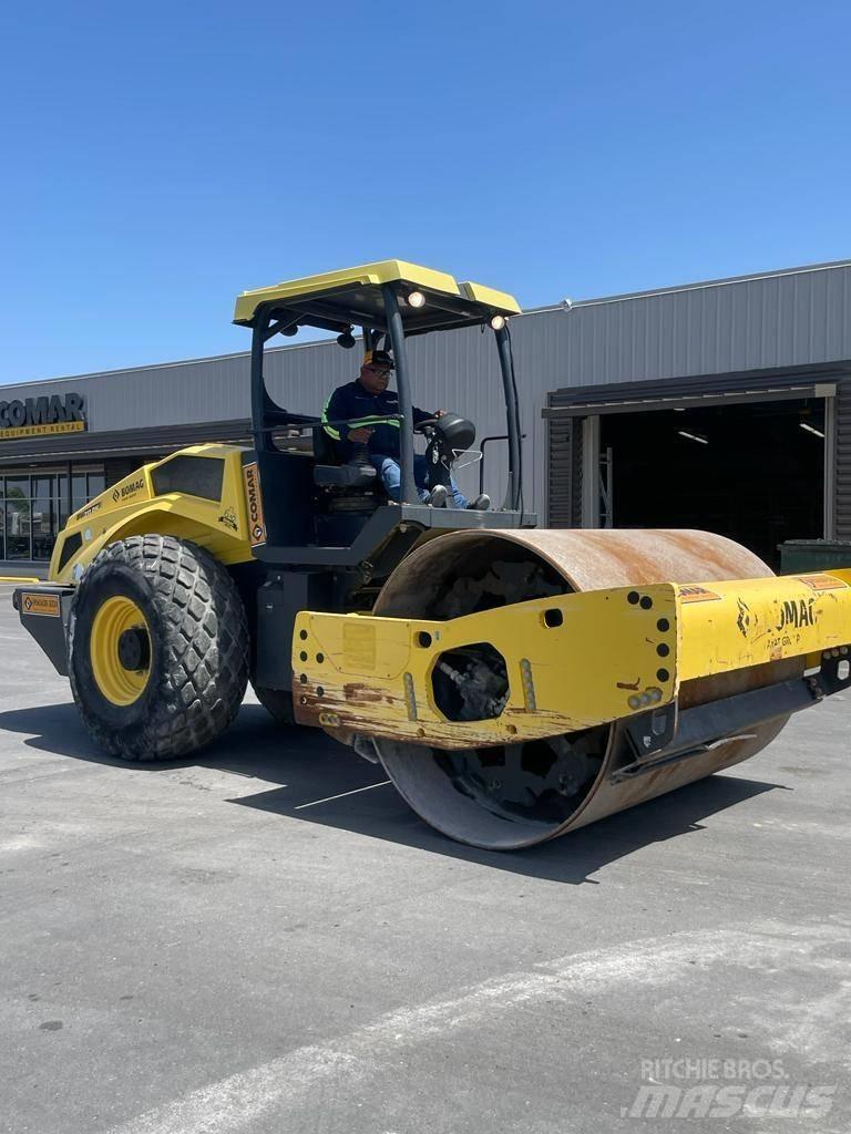 Bomag BW 211 DH-5 Enkelt tromle