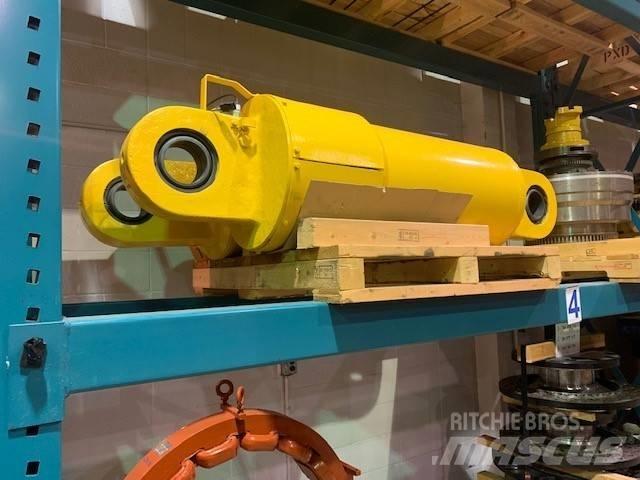 Komatsu 830 E Terrængående lastbiler