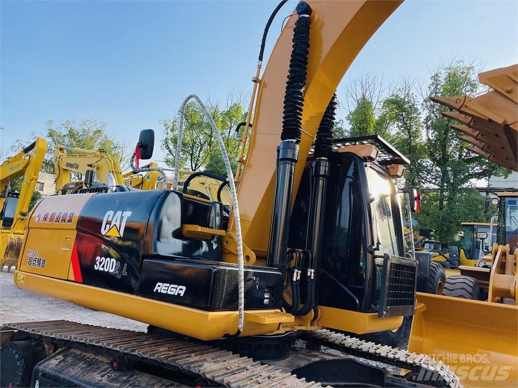 CAT 320d2l Gravemaskiner på larvebånd