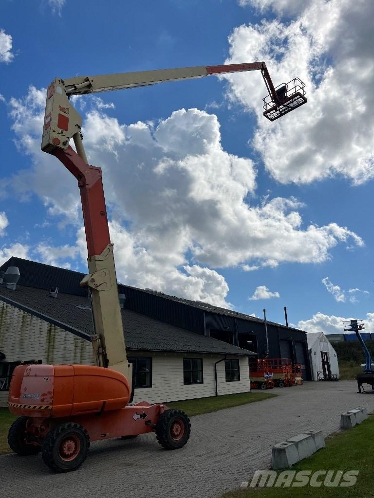 JLG 800 AJ Bomlifte med knækarm