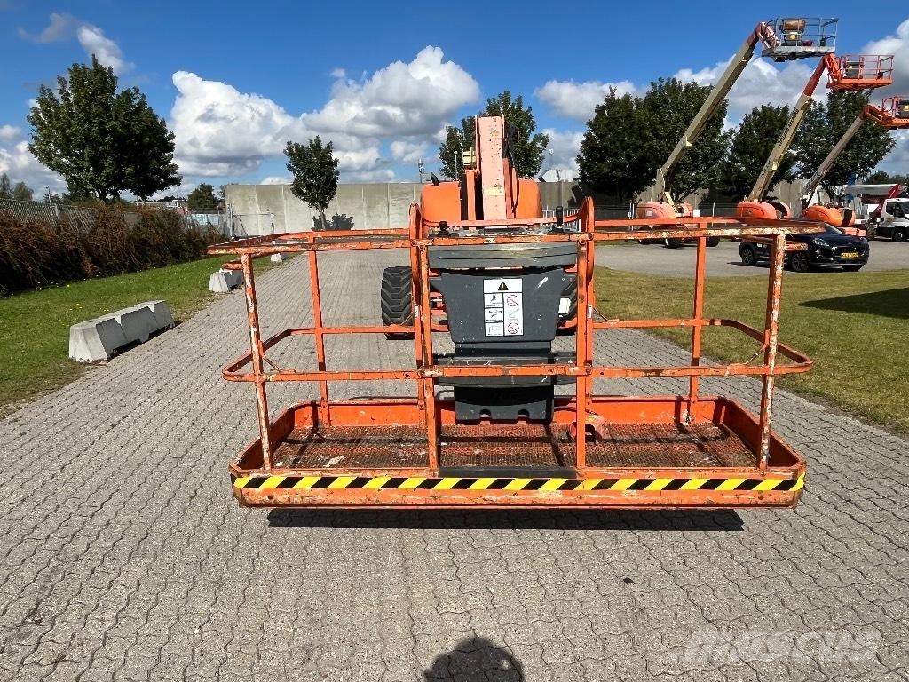 JLG 800 AJ Bomlifte med knækarm
