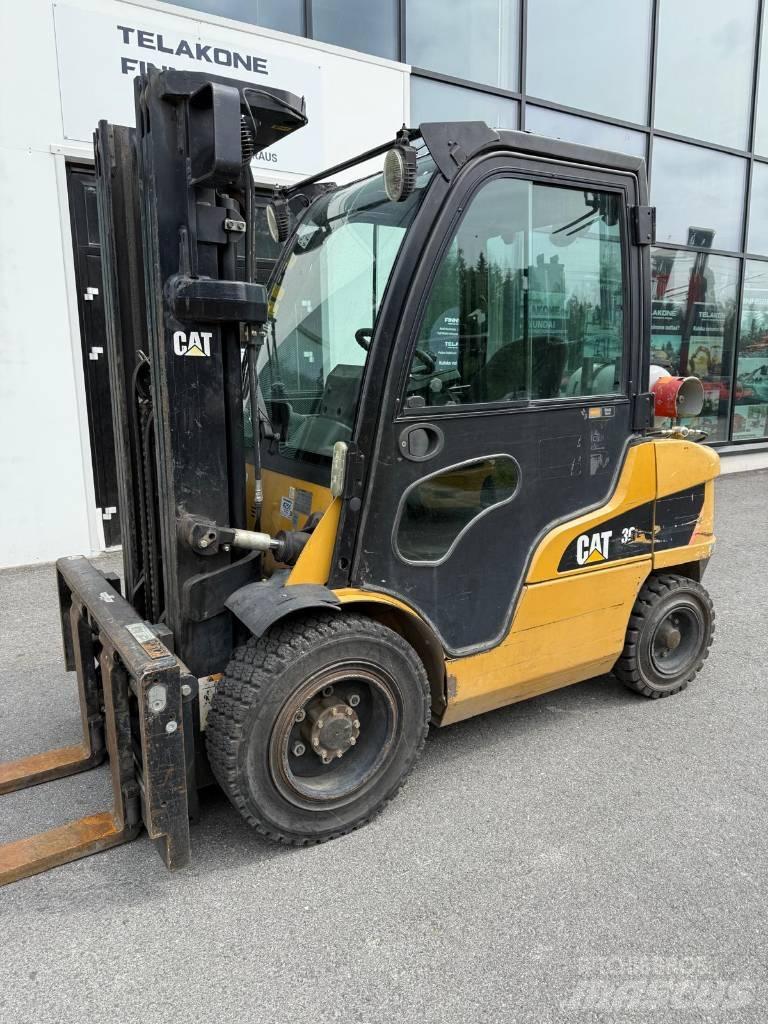 CAT GP 30 N LPG gaffeltrucks
