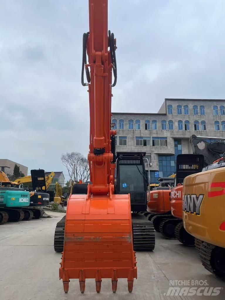 Hitachi ZX 200 Gravemaskiner på larvebånd