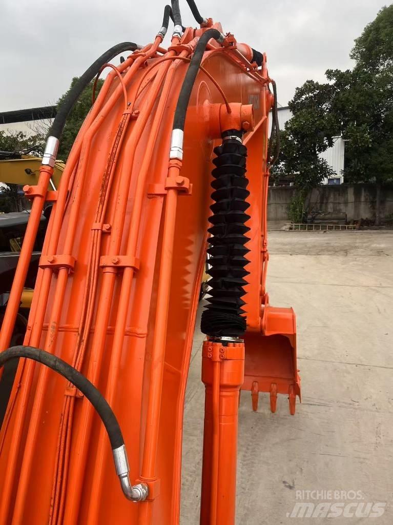 Hitachi ZX 200 Gravemaskiner på larvebånd