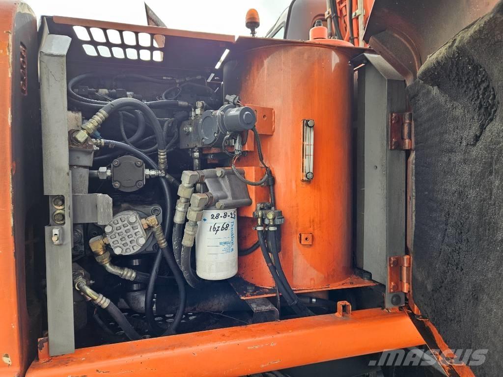 Hitachi ZX130W Gravemaskiner på hjul