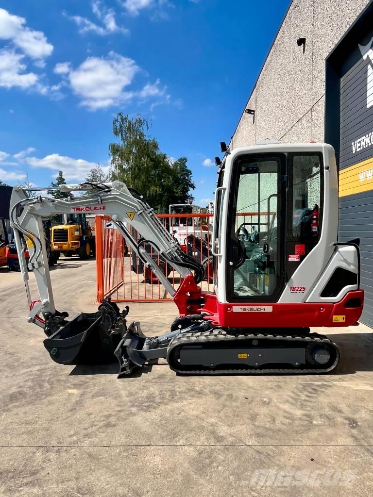 Takeuchi TB 225 Minigravemaskiner