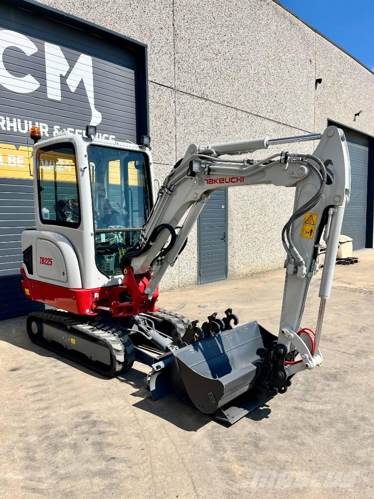 Takeuchi TB 225 Minigravemaskiner
