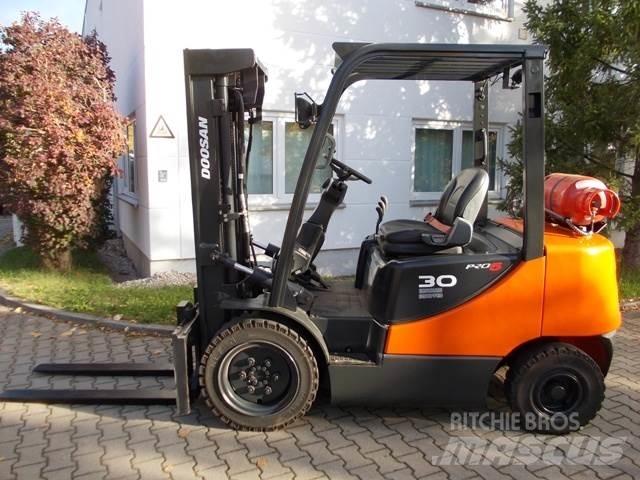 Doosan G 30 E LPG gaffeltrucks