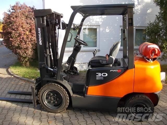 Doosan G 30 E LPG gaffeltrucks