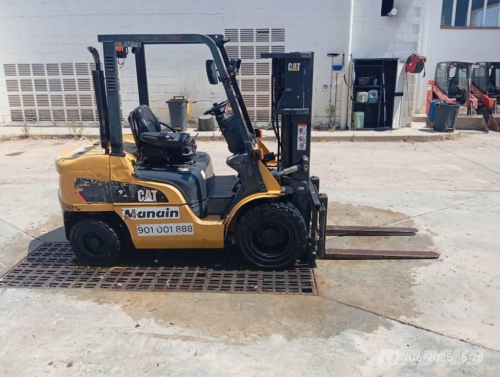 CAT DP 30 NT Diesel gaffeltrucks