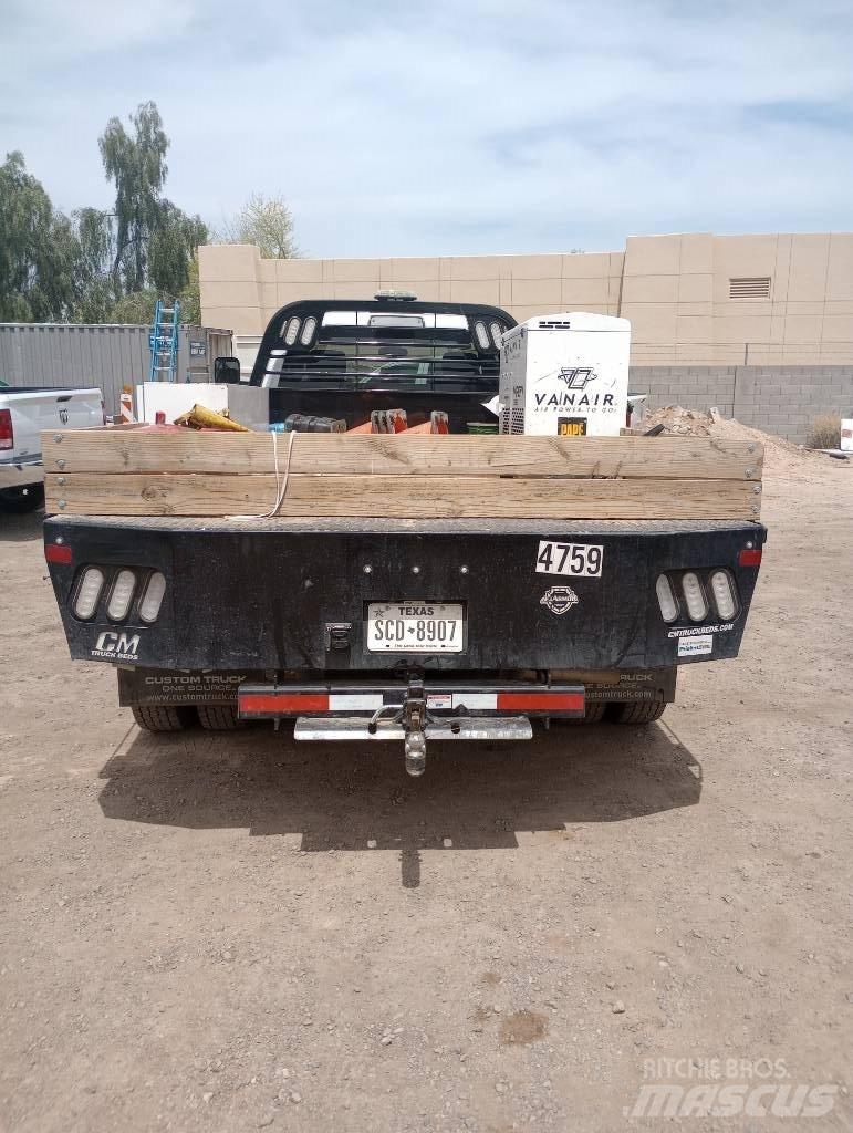 RAM 5500 Lastbil med lad/Flatbed