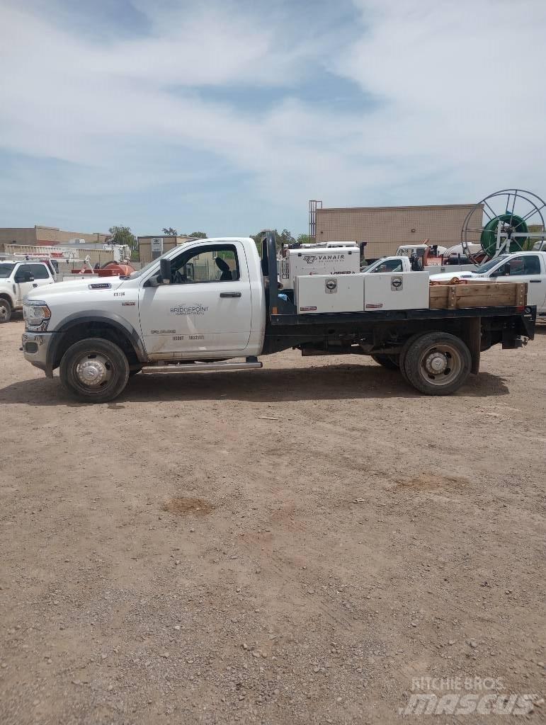 RAM 5500 Lastbil med lad/Flatbed