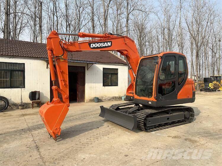 Doosan DX75 Gravemaskiner på larvebånd