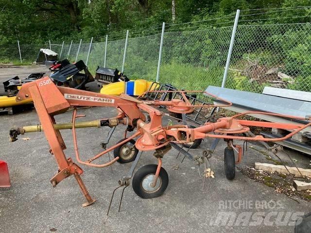 Deutz-Fahr KH400 DN River og høvendere