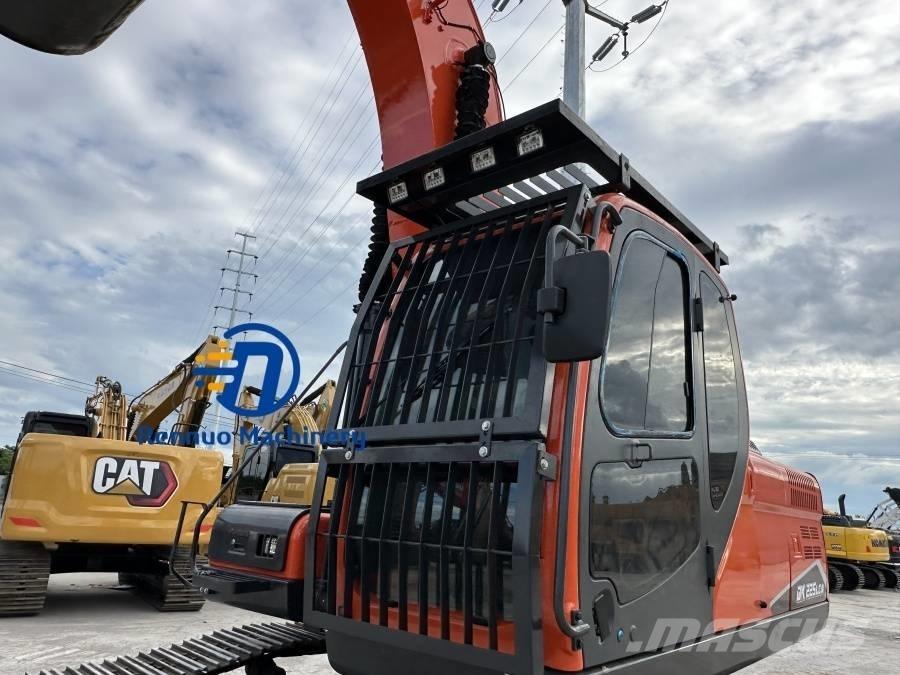 Doosan DX 225 LCA Gravemaskiner på larvebånd