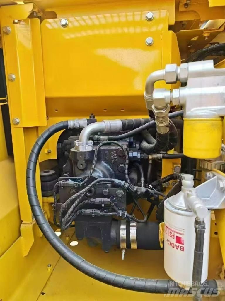 Komatsu 130LC-7 Gravemaskiner på larvebånd