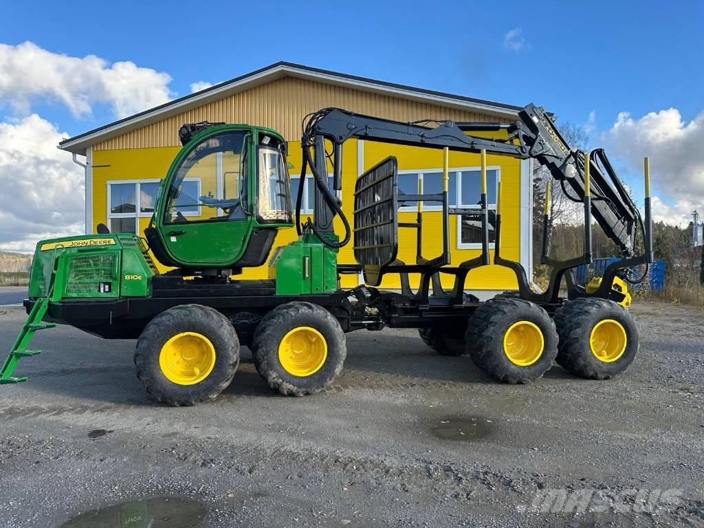 John Deere 810 E Udkørselsmaskiner