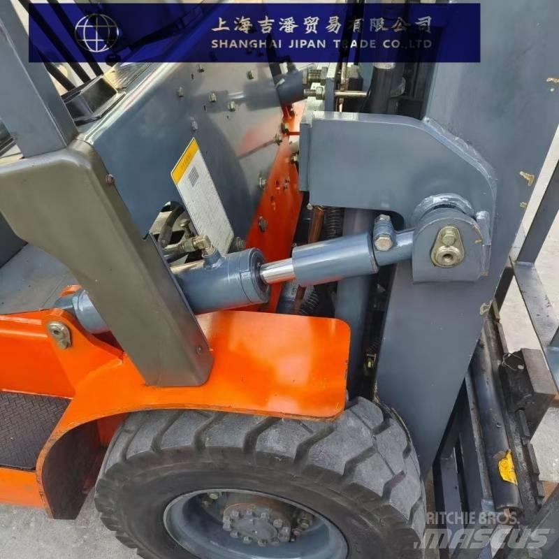 Heli H2000-25 Diesel gaffeltrucks