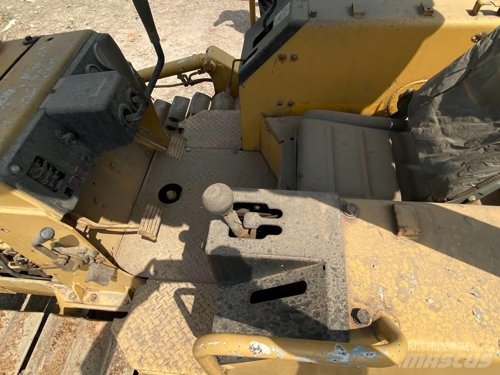 Komatsu D21P-6 Bulldozer på larvebånd