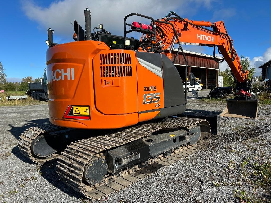 Hitachi ZX 135 US-7 Gravemaskiner på larvebånd