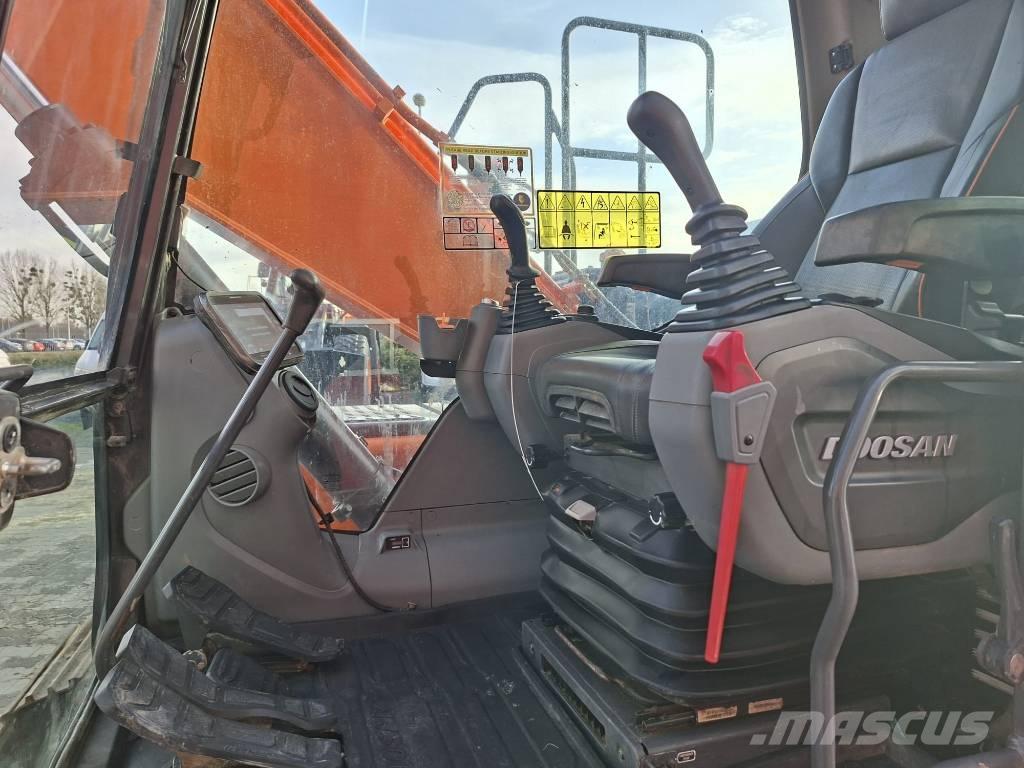Doosan DX140LC-7 Gravemaskiner på larvebånd