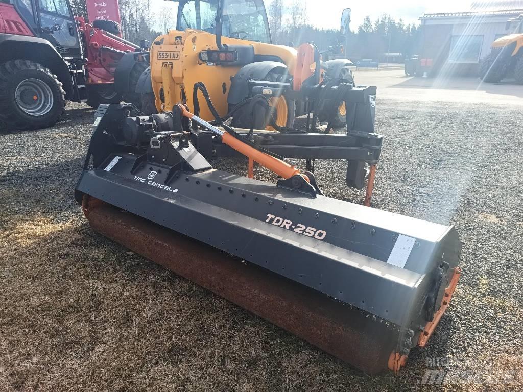 TMC TDR 250 Græsklippere og skårlæggere