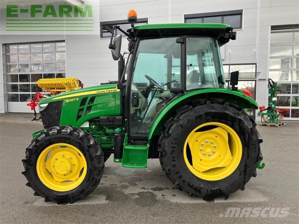 John Deere 5067E Traktorer