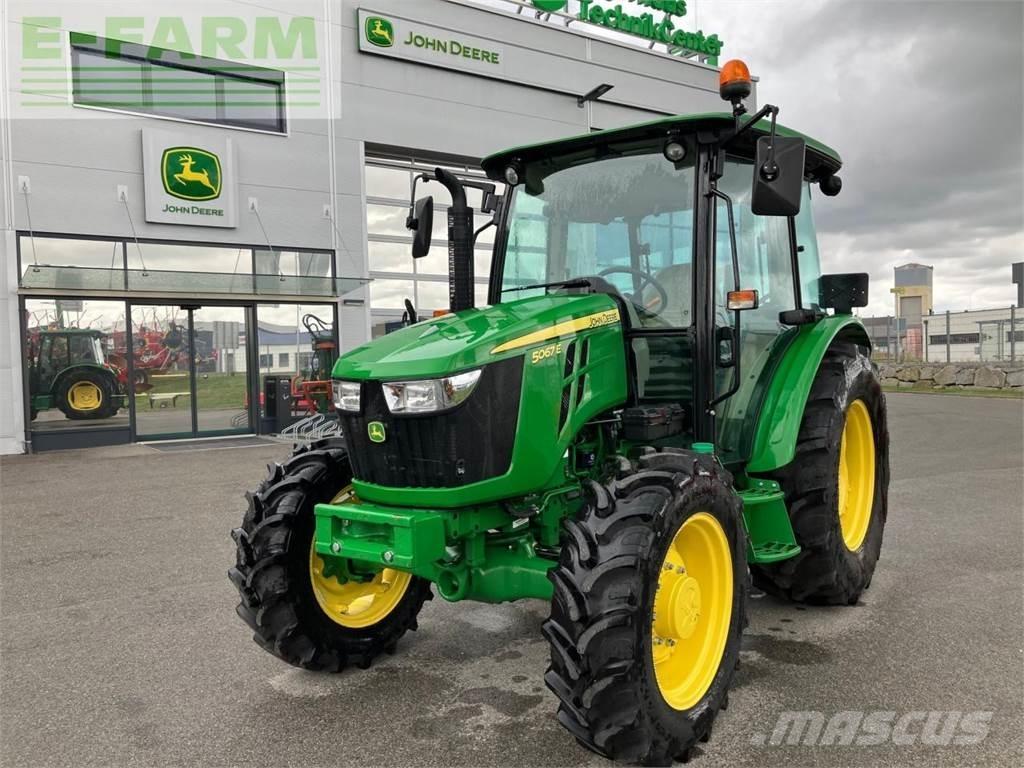 John Deere 5067E Traktorer