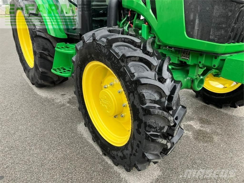 John Deere 5067E Traktorer