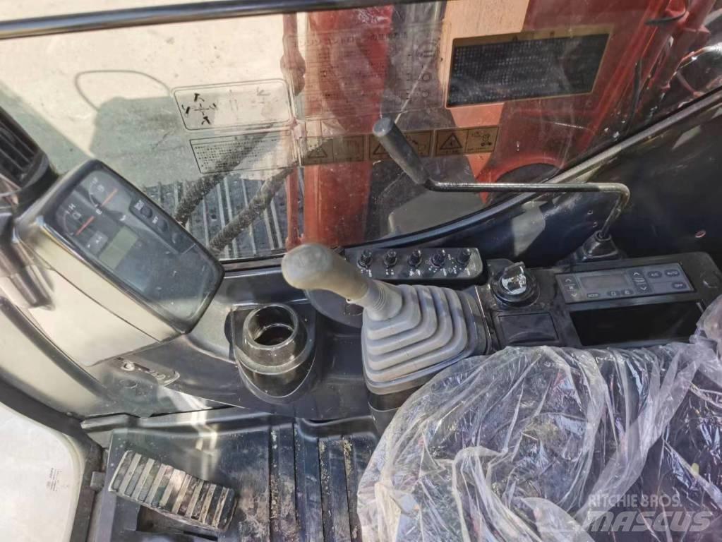 Hitachi ZX 70 Gravemaskiner på larvebånd